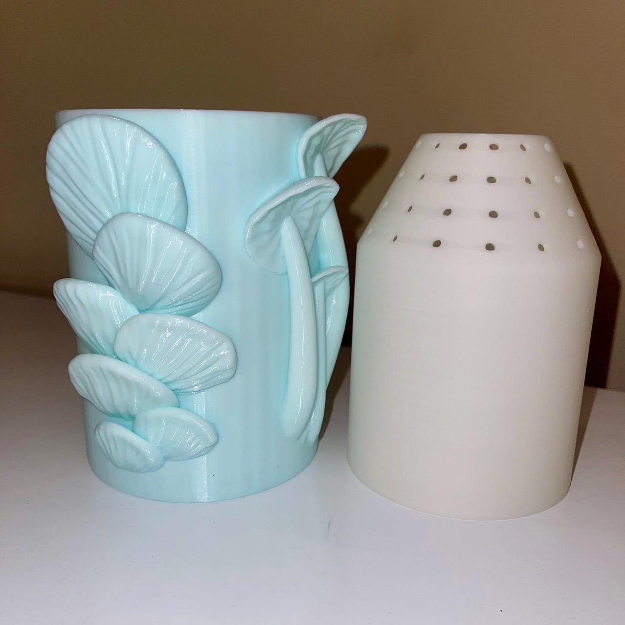 3D Printed Mushroom Planter: Tall Hydroflow Self Watering PLA Pot