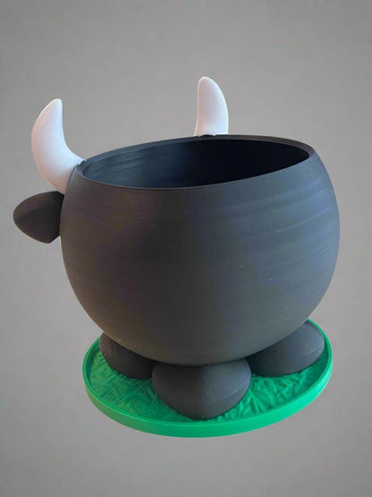 Bull Planter with Drip Tray