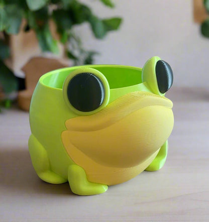 Toadally Green Frog Planter